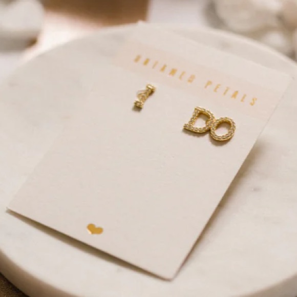 Untamed Petals I Do Stud Earrings - Picture 2 of 4